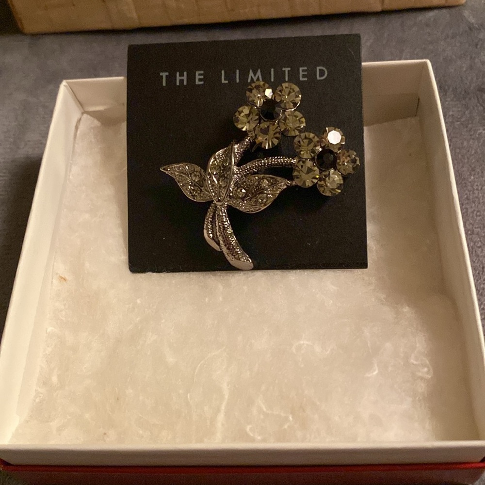 The Limited NWT Flower Brooch/Pin With Rhinestones on the flower & stem,2” x 1.5